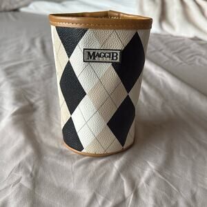 Maggie B Golf holder pouch handle